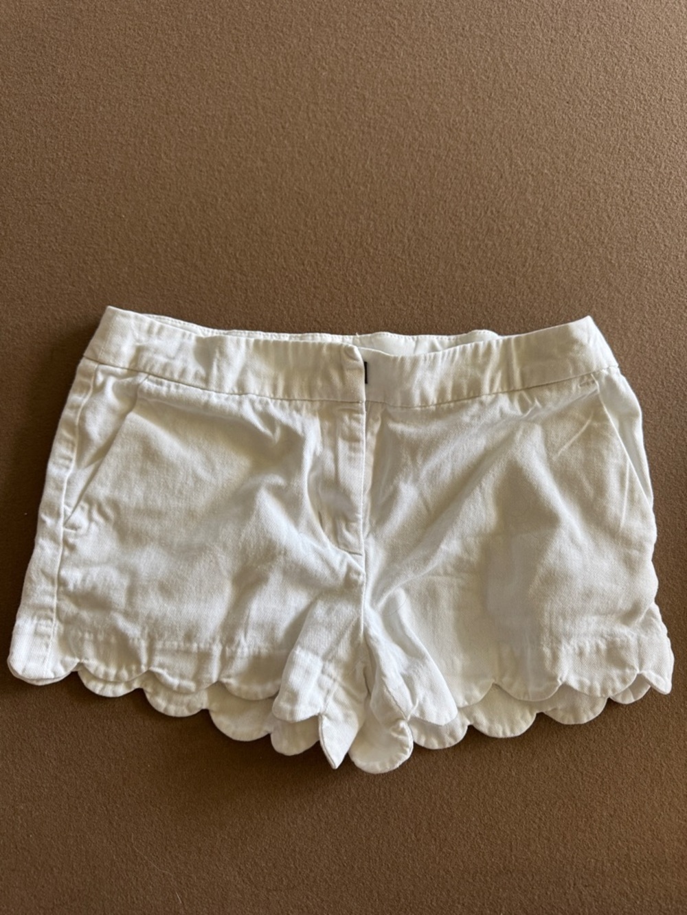 Crewcuts girls white scallop hem shorts size 10